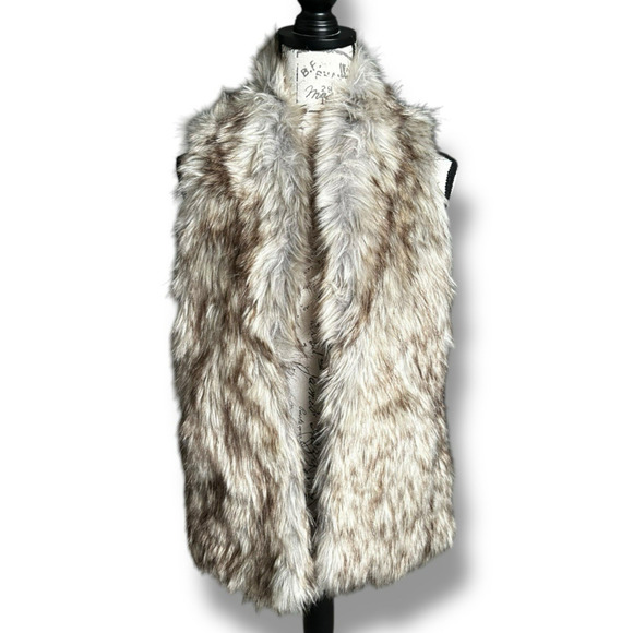 Boho Faux Fur Vest with Pockets | Shaggy Open Vest Medium - Picture 3 of 6